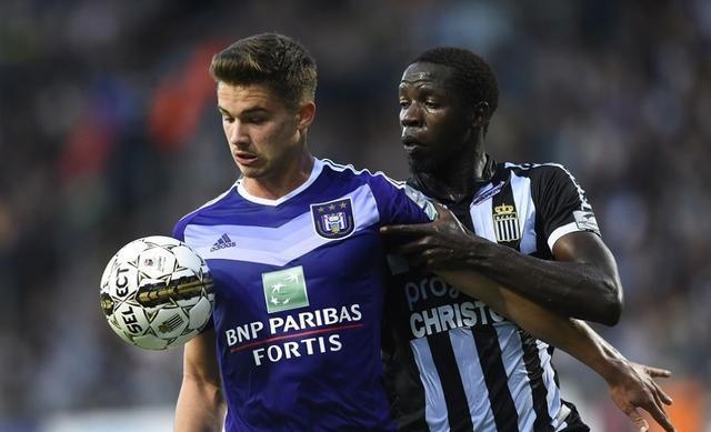 仅巩固了他 仅巩固了他